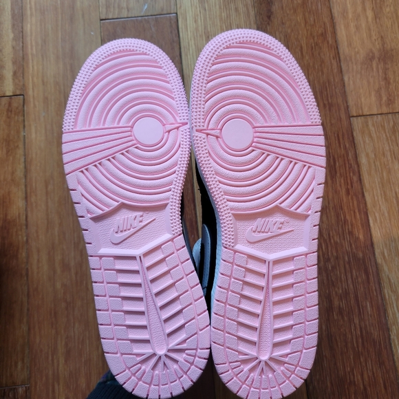 Brand New Air Jordan 1 Mid (GS) Sneakers - Picture 6 of 7